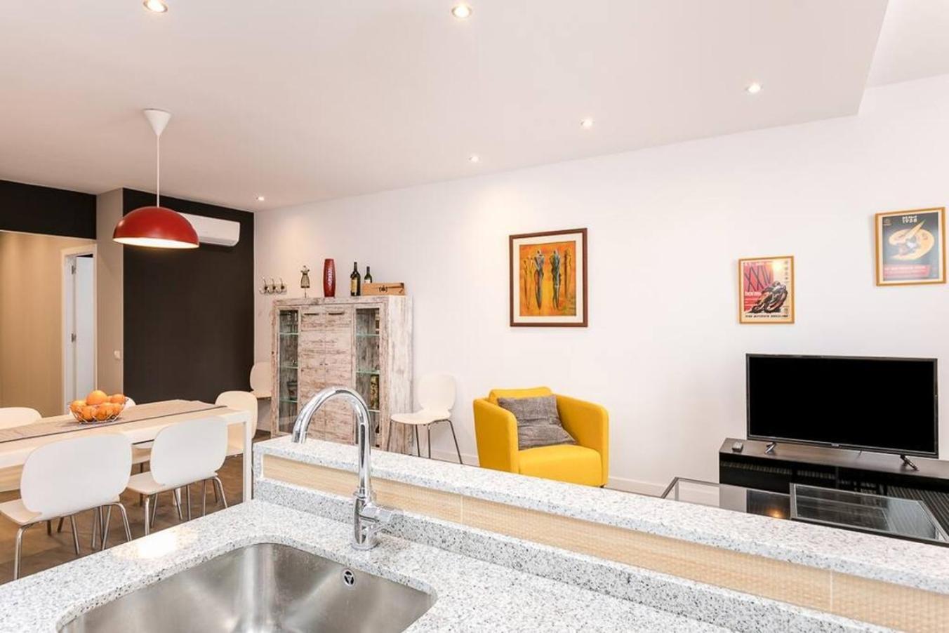 Appartamento 3 Bdr&terrace Close To Subway L'Hospitalet de Llobregat